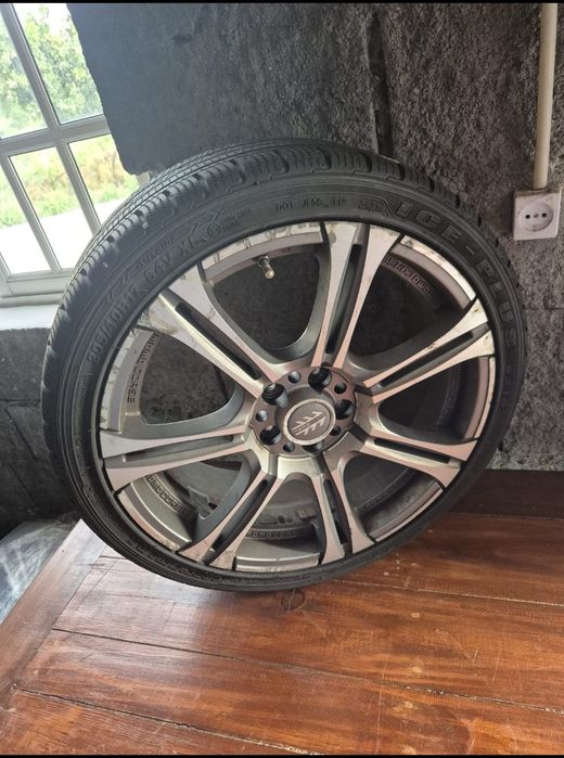 Jantes 17 Momo Corse + Pneus