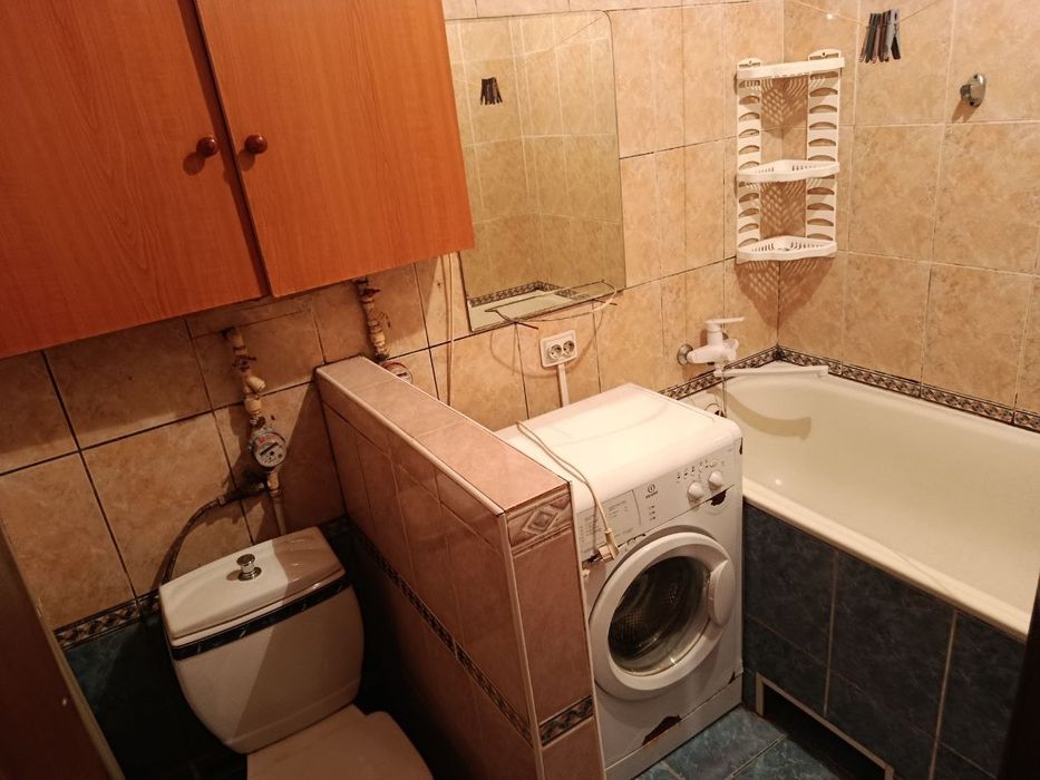 Продається  двокімнатна квартира