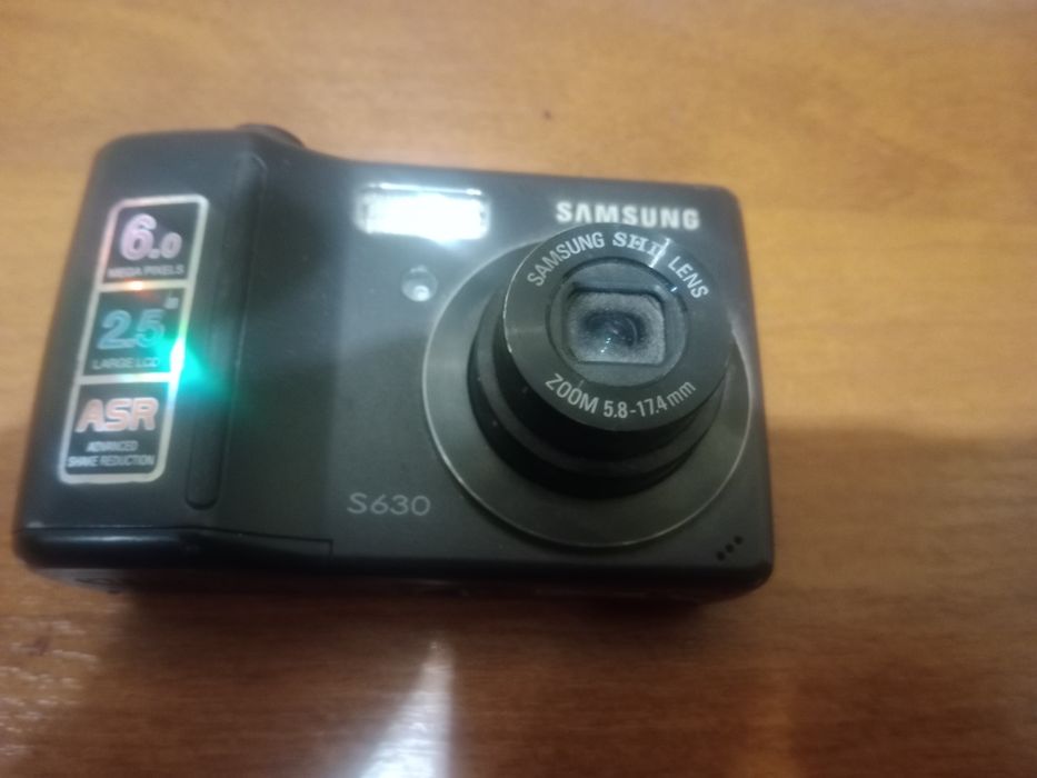 Фотоапарат цифровий Samsung s650 на  запчастини