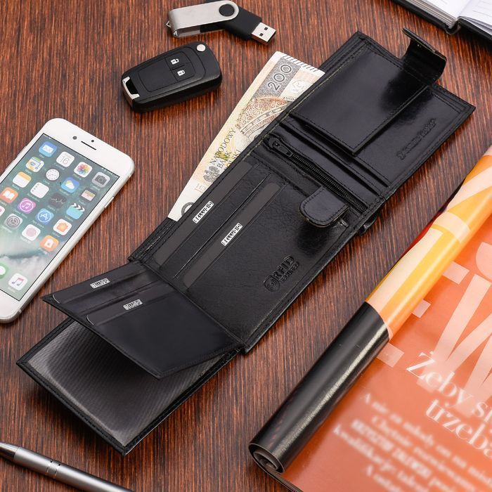 Skórzany portfel męski z systemem antykradzieżowym czarny wytrzymały