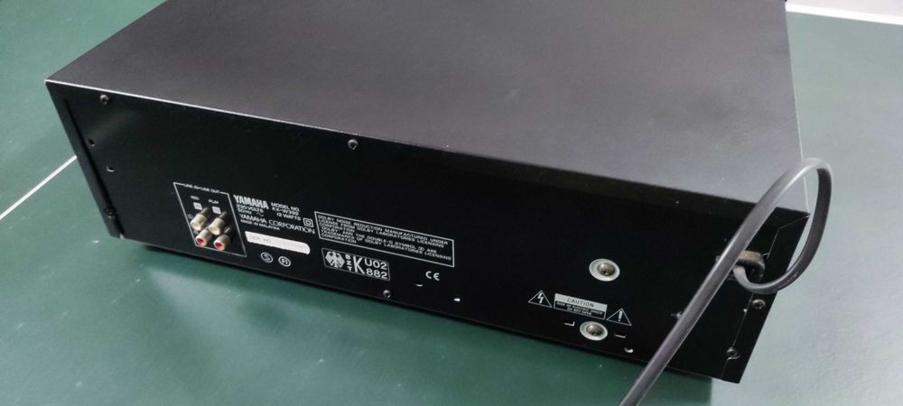 Leitor de cassetes Yamaha KX-W392
