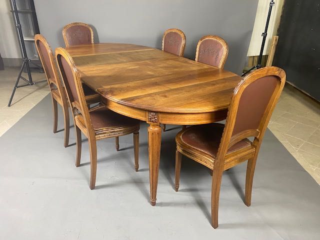 Jadalnia, kredens, stół, serwantka 1920r