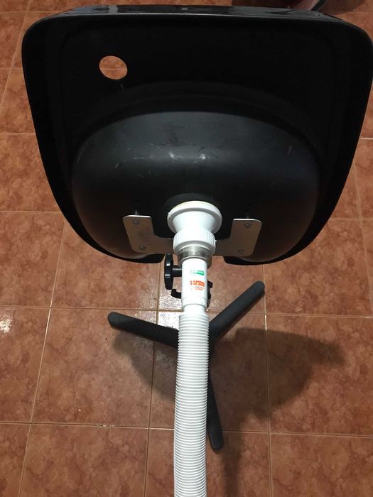 Calha móvel profissional para lavar cabelo – como nova