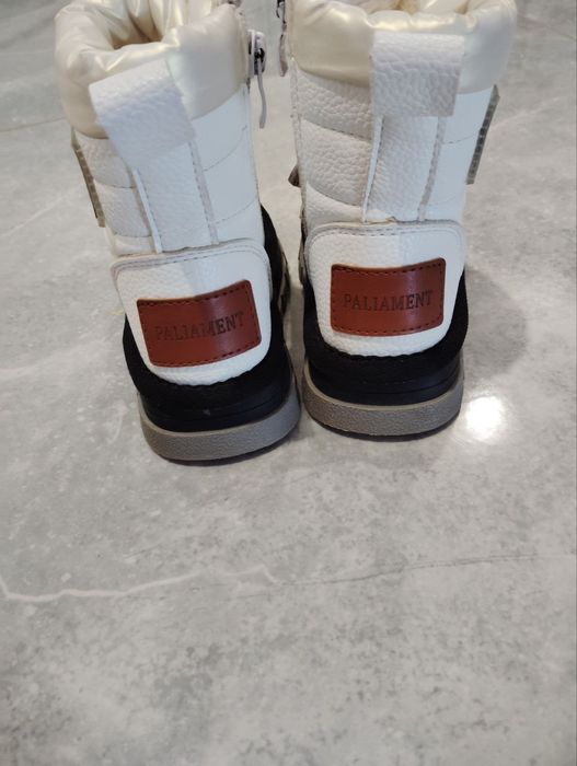 Зимові чобітки, зимове взуття