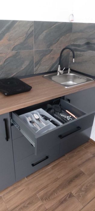 Кімната-студія подобово з власною кухнею