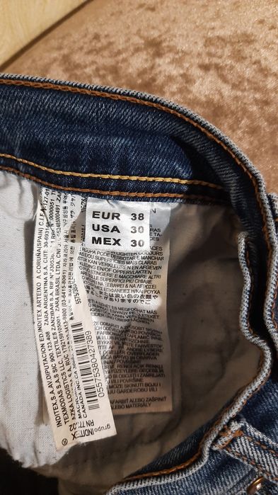 Джинсы  ZARA  р.30/30