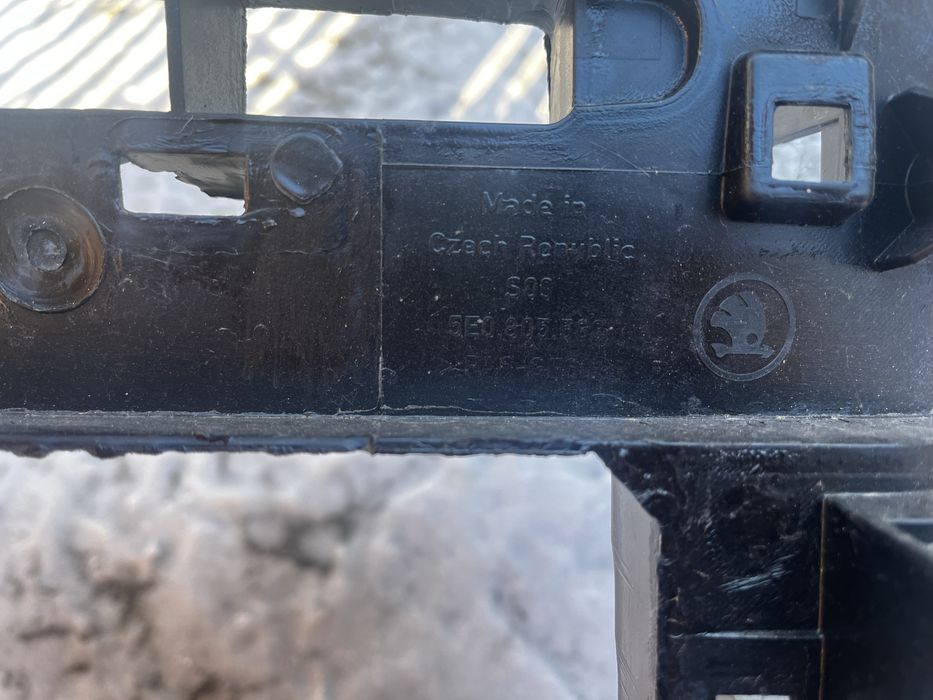 Панель передня 5E0 805 588 (телевізор)