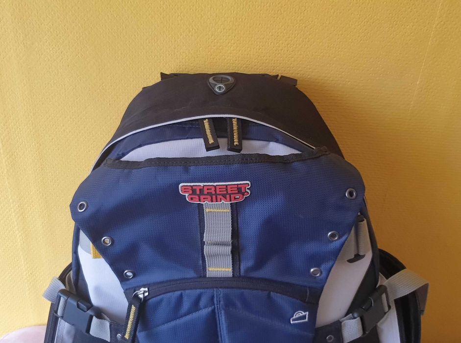 Plecak sportowy z głośnikami  Nowy