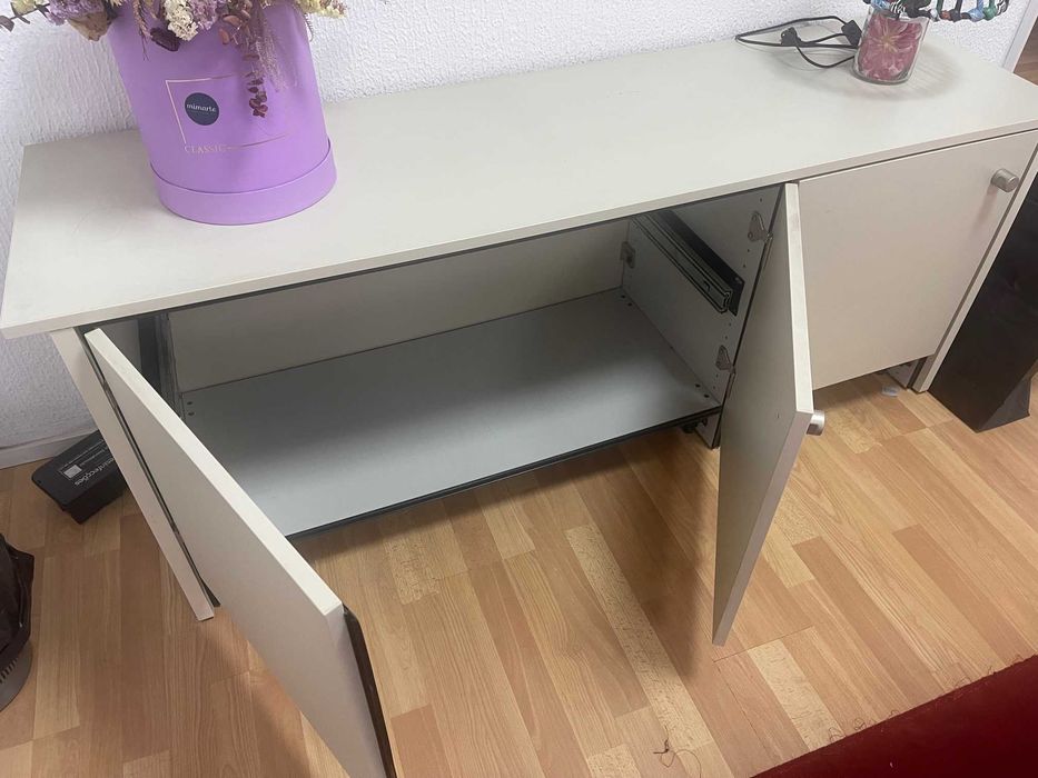 Móvel de sala / Armário baixo