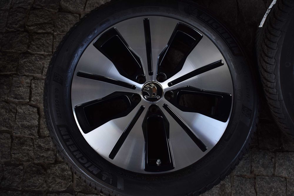 Skoda Enyaq SuberB Kodiaq jak nowe felgi 19 cali