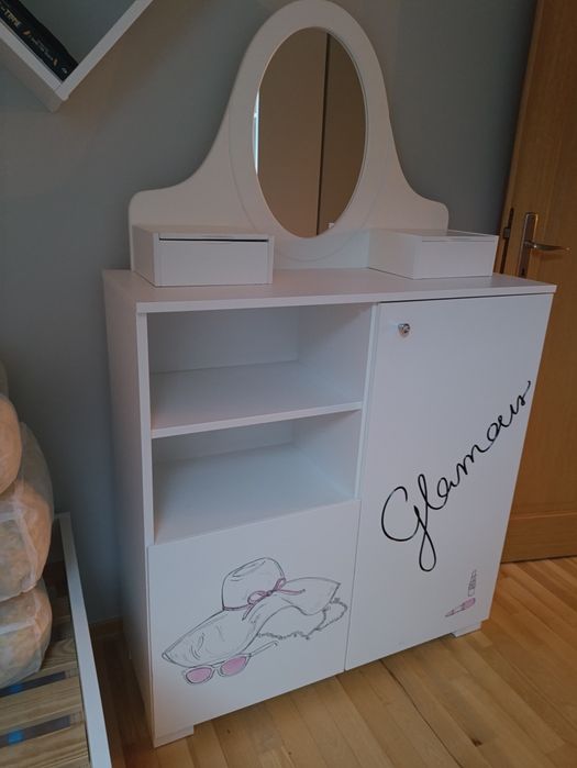 Toaletka / Komoda z lustrem Meblik Glamour – stan bardzo dobry