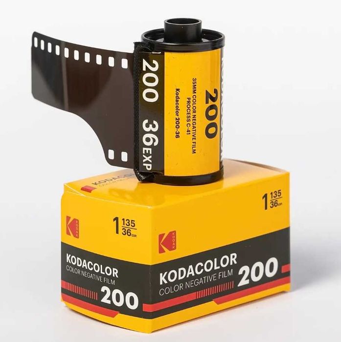 Свіжа кольорова фотоплівка Kodak GOLD 200 / 36 кадрів