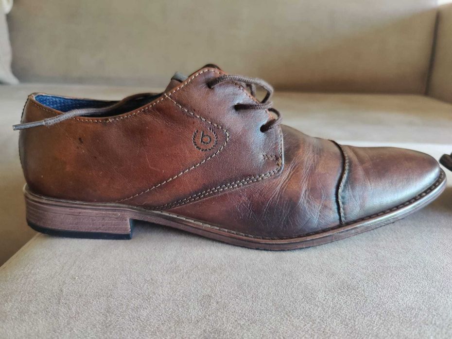 Sapatos Bugatti tam. 43 em excelente estado