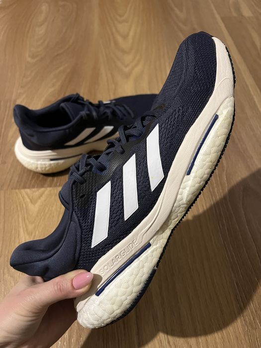Чоловічі кросівки Adidas SOLARGLIDE 6 .