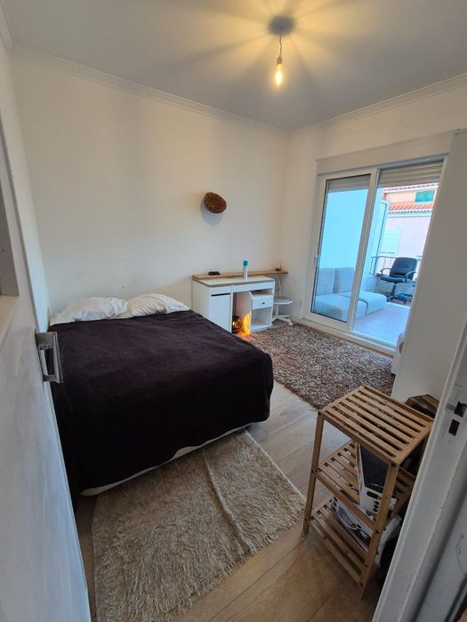 Quarto para arrendar em T2 – Campolide, Lisboa