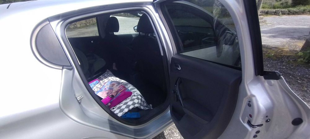Peugeot 208 stily 1.6 bluehdi