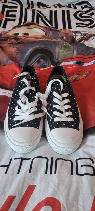 Продам кеди Converse