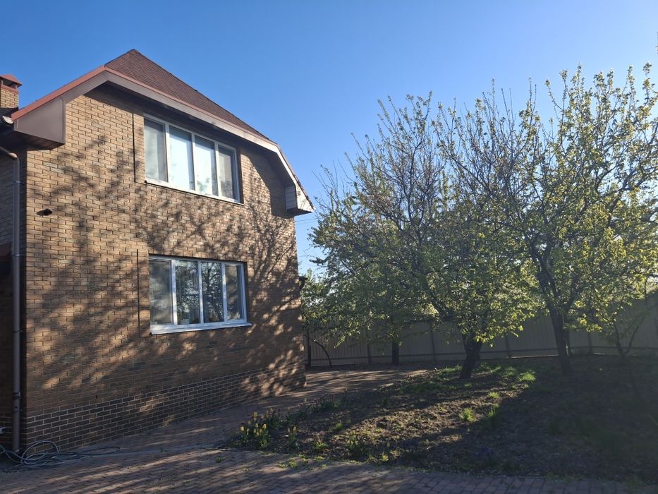 Продам двухэтажный дом в селе Бездрик