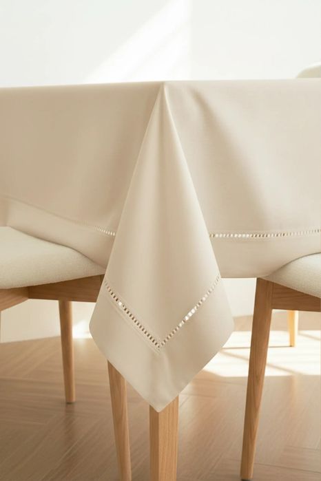 Obrus 140x180 Classy beżowy z mereżką