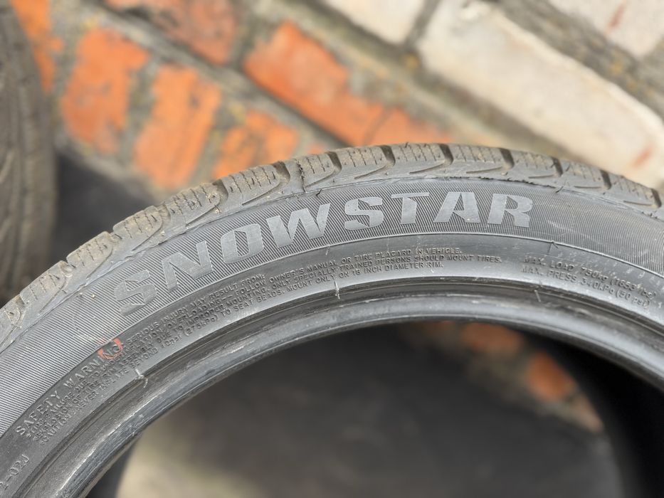 Зимова гума 235/45/18  22 року Відкатав пів сезону