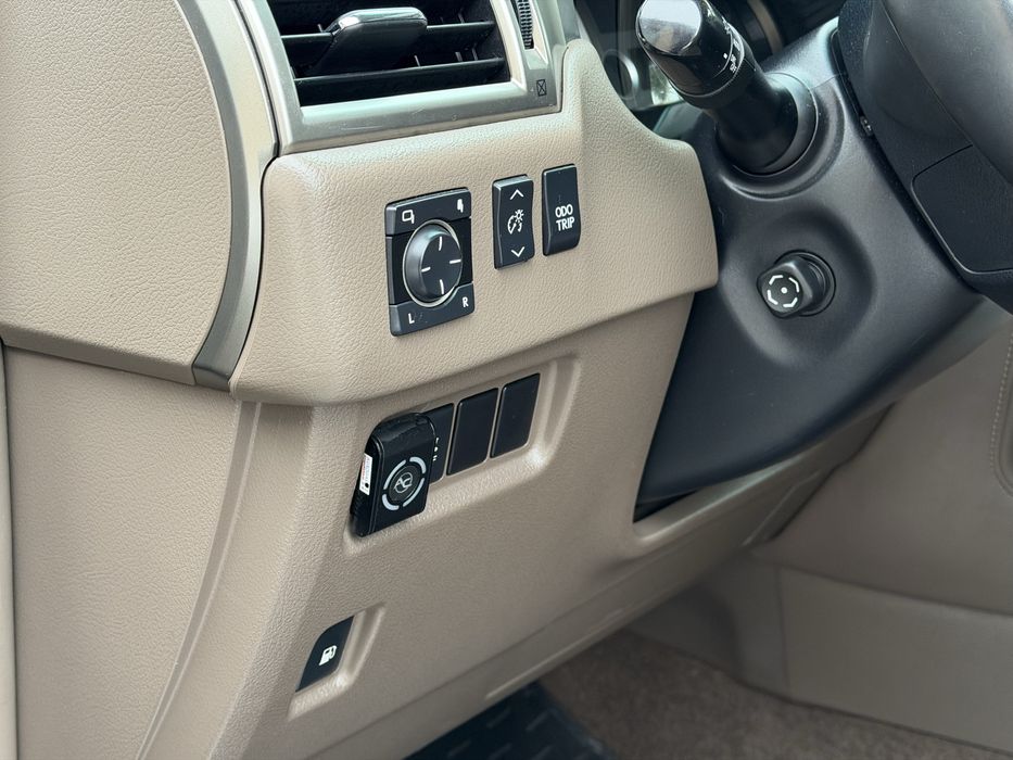 Продам живий Lexus GX !!