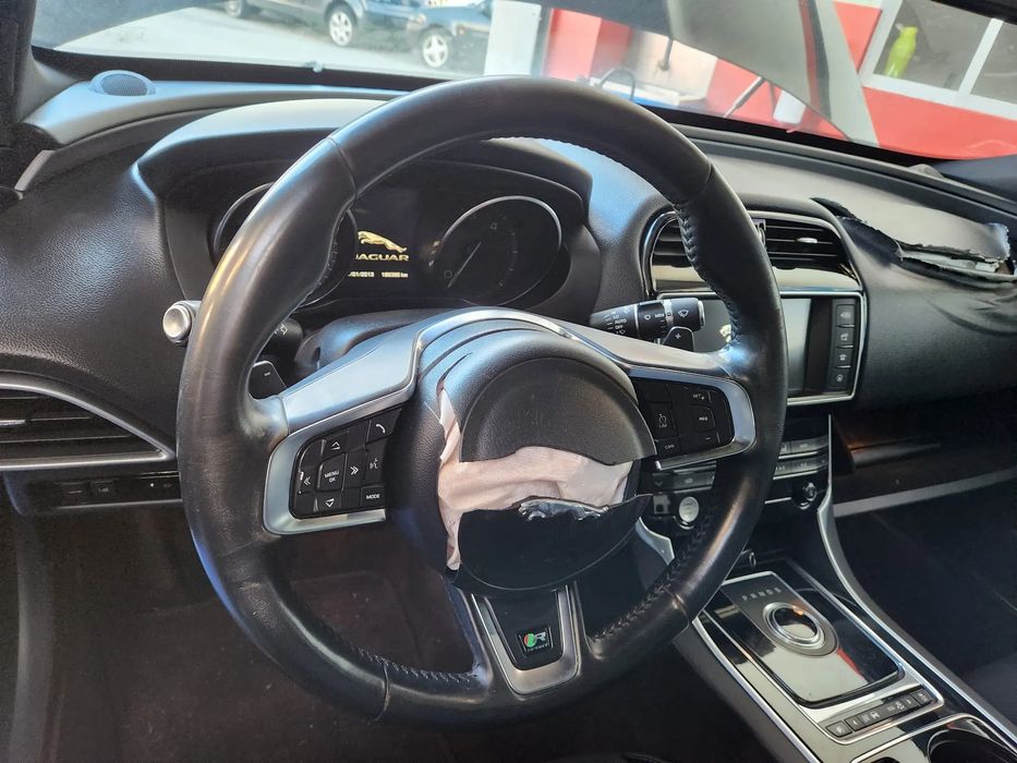 JAGUAR XE ( XF) 2.0D de 2016 ás peças.