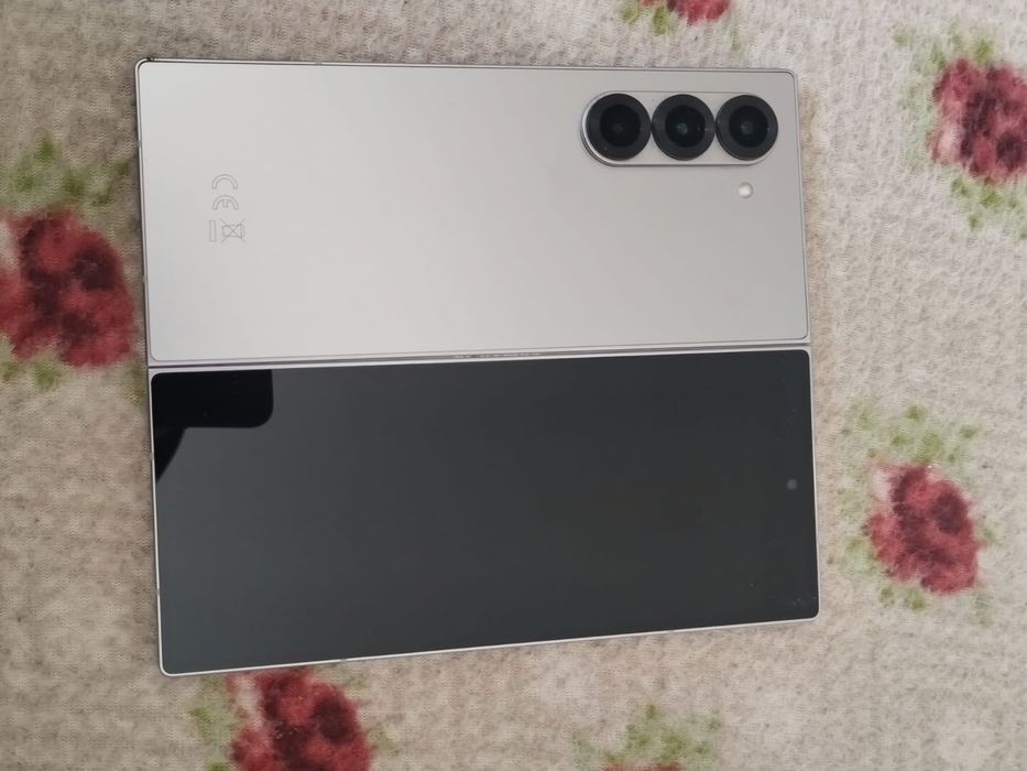 Samsung Galaxy Z Fold 6 Estado Impecável + Capas Extra c/ S Pen + Caixa