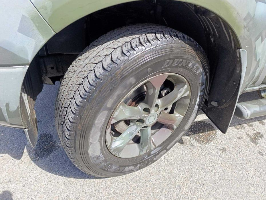 Пікап Nissan Navara
