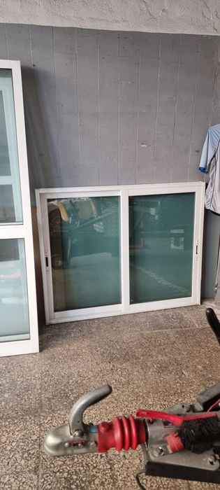 Janelas e portas usadas