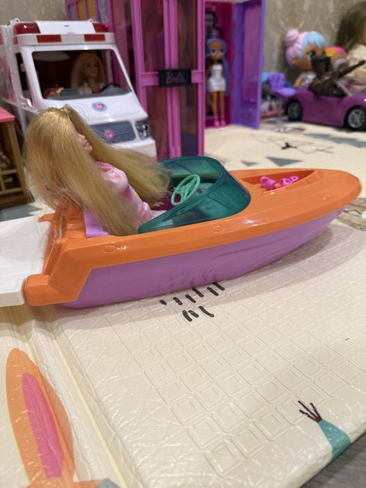 Продам оригінальний катер Barbie