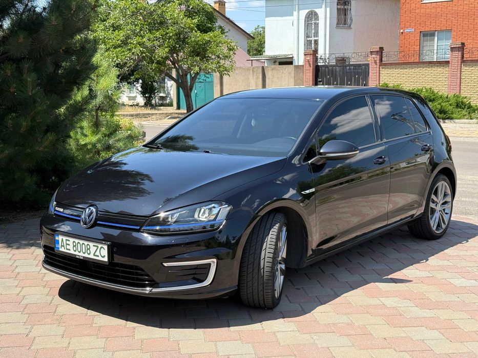 Продам VOLKSWAGEN e-Golf 24кв Електро