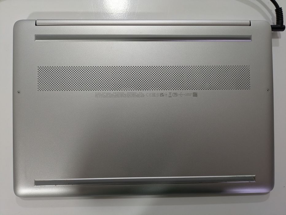 HP Laptop 15s | Intel i7 (11ª Gen) | 12GB RAM | SSD 512GB | Impecável