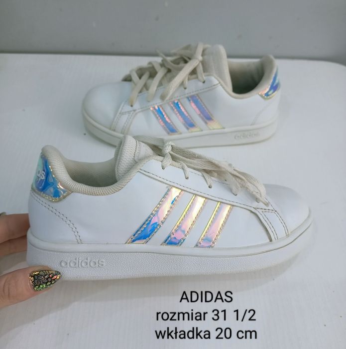 Buty sportowe Adidas rozmiar 31 1/2 dla dziewczynki hologramowe