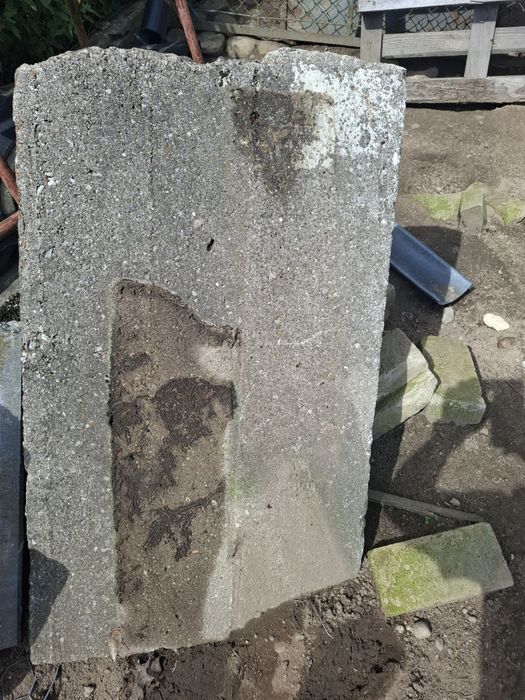 Sprzedam płyty betonowe.