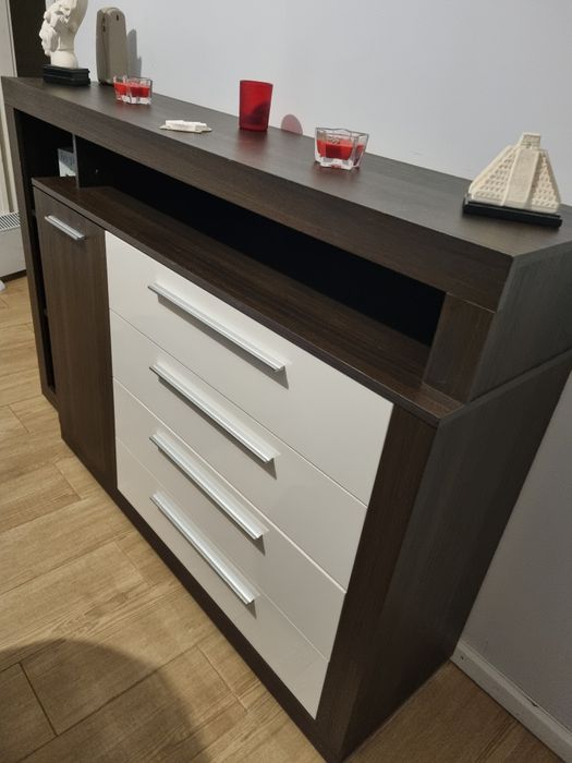 Aparador em bom estado