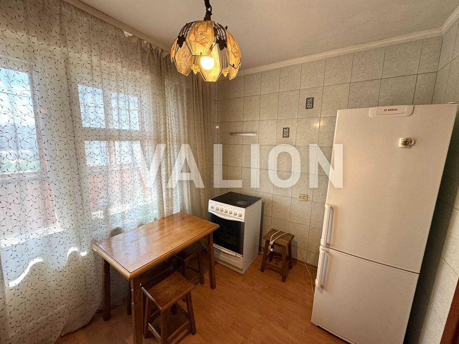 Продам 3-кімнатну квартиру з ремонтом вул.Хорольська 1,  Дарницький вокзал Дарницька(Ленінградська) пл