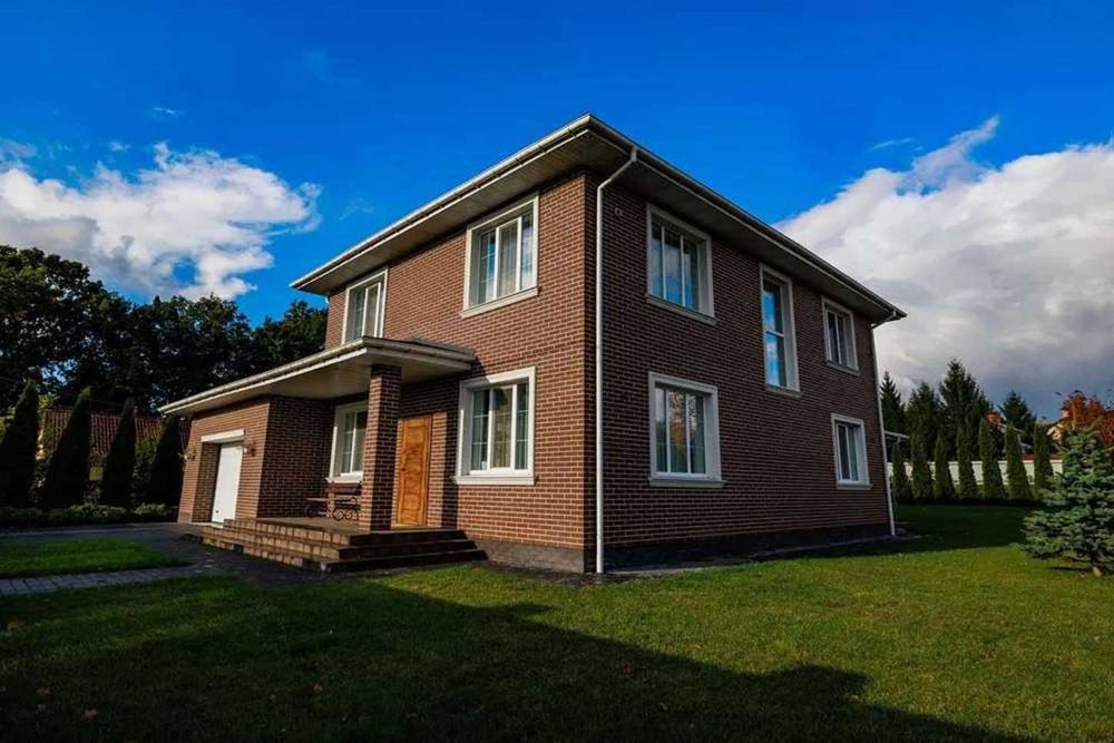 Продаж будинку в с.Хотів 250 кв.м. 10 соток.Чабани.