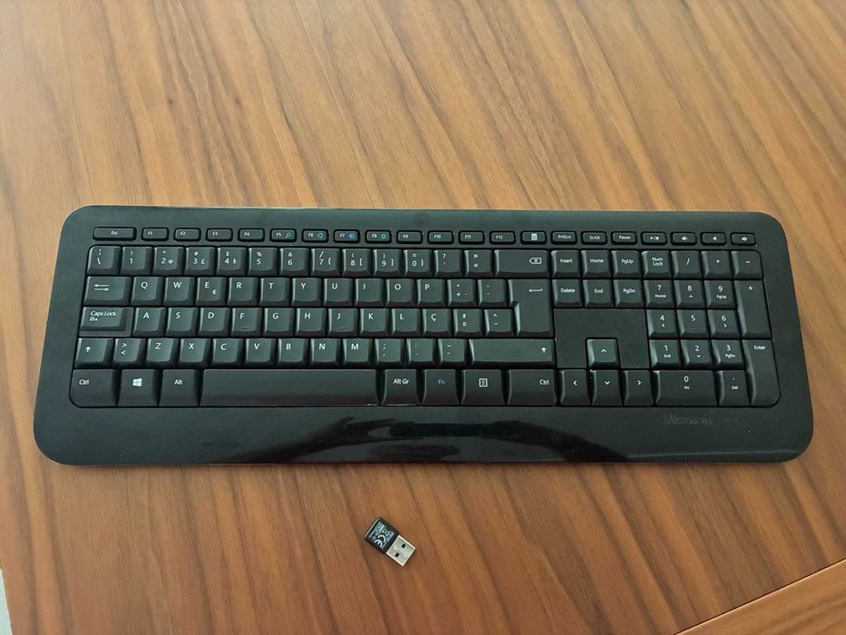 Teclados sem fio Microsoft / Logitech