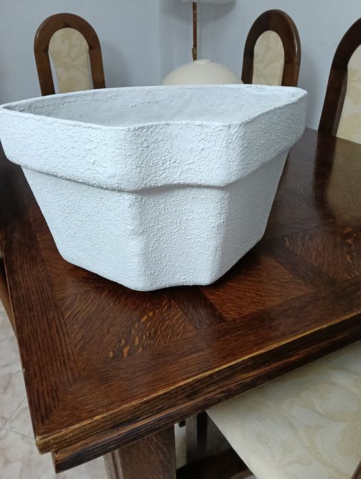 Vaso em cimento em excelente estado 41cm por 25 cm