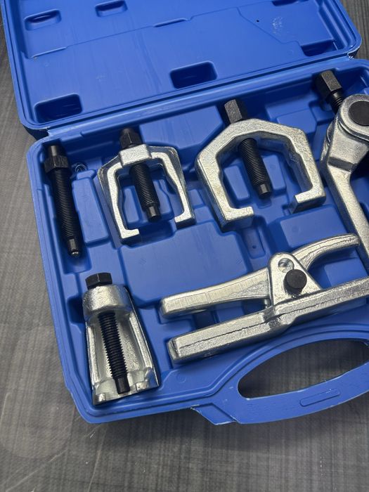 Набір знімачів кульових шарових опор та рульових наконечників FT1657