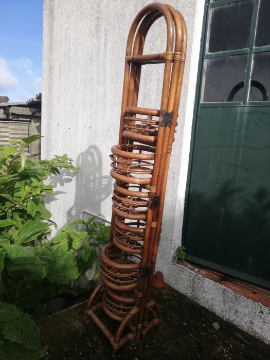 Suportes para vasos flores.