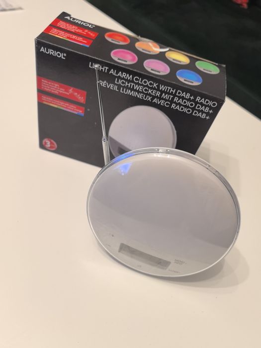 Auriol budzik z funkcją radia, podświetlenie led