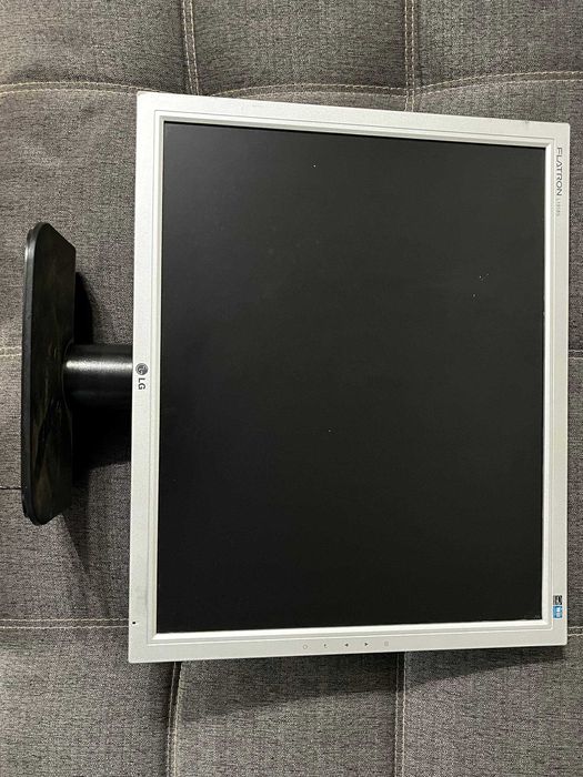 Монітор 19" LG Flatron L1918S-SN