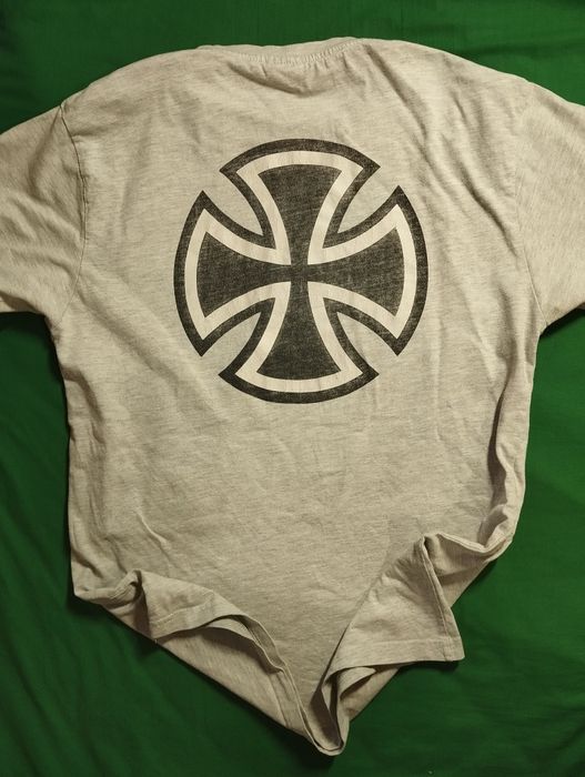 Футболка independent, sk8 y2k