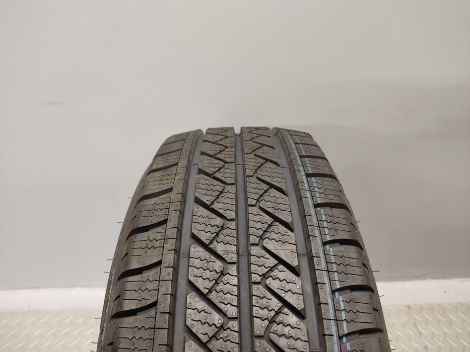 1x215/60R17C Goodyear Vector 4Seasons Cargo, 109/107T, 2023 rok, NOWA