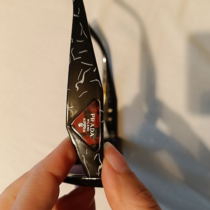 Czarne okulary Prada