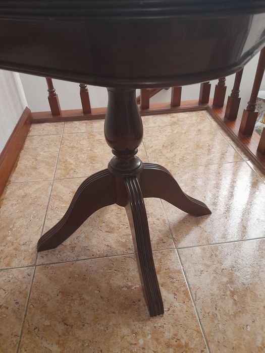 Mesinha de apoio ou decorativa.