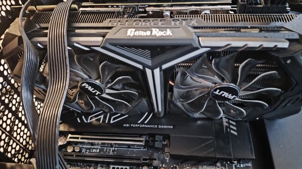 Super Komputer Gamingowy - Bestia!
Ryzen 7 3700X • RTX 2070 SUPER • 32