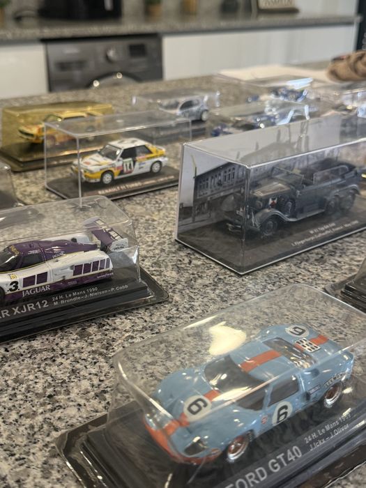 Carrinhos de colecao em miniatura
