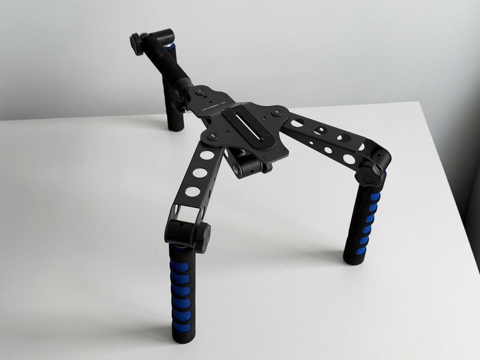 Shoulder rig do kamery